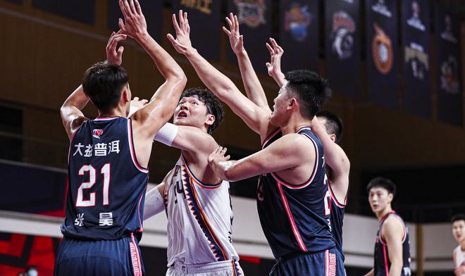 湖南队主场豪取连胜，队内局势一片大好的简单介绍